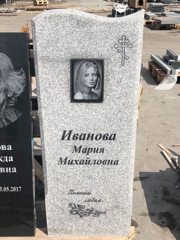 Памятник №003 из светло-серого гранита — фото 2